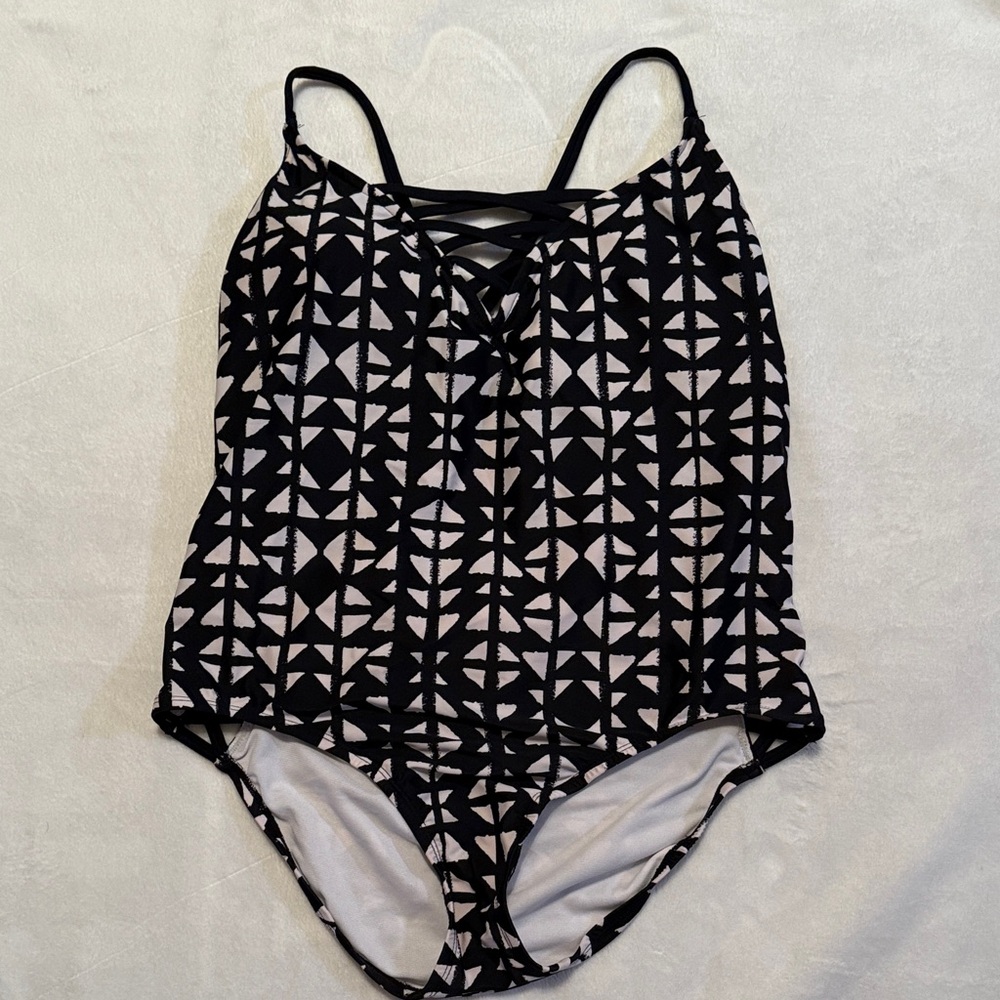 Time and Tru Black and White Patterned Swimsuit